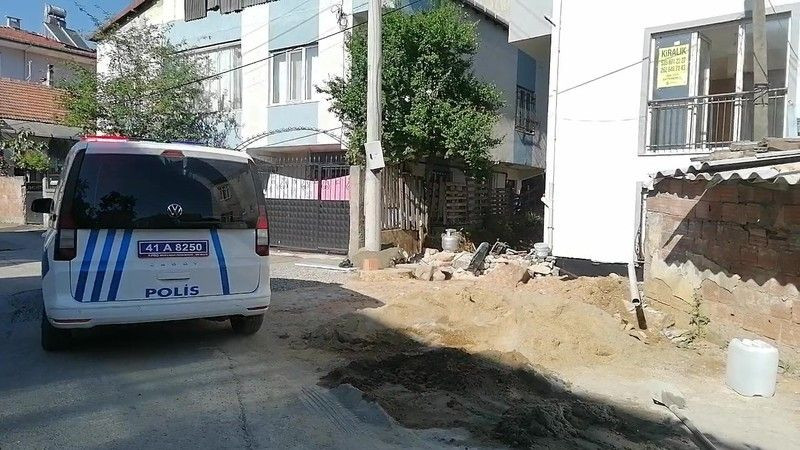 Evine balkon yapmak isterken DÜŞEREK YARALANDI