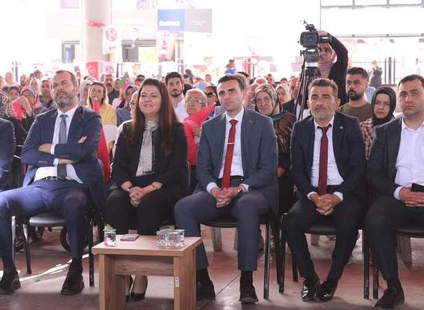 Kurt konserde konuştu CHP’lilere Kaftancıoğlu’yla yüklendi!