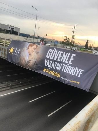 İYİ Partililer İzmit’i Akşener’le donattı