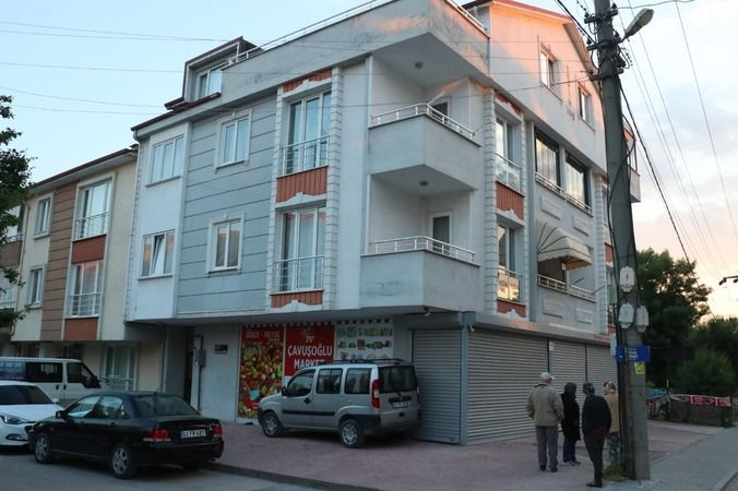 13 yaşındaki çocuk terastan beton zemine düştü!