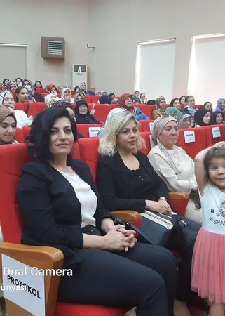 Yönetimi olmayan başkan PROGRAM PROGRAM GEZİYOR