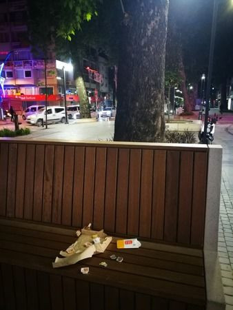Bunu neden yapıyorsunuz? Yer: İzmit Yürüyüş Yolu...