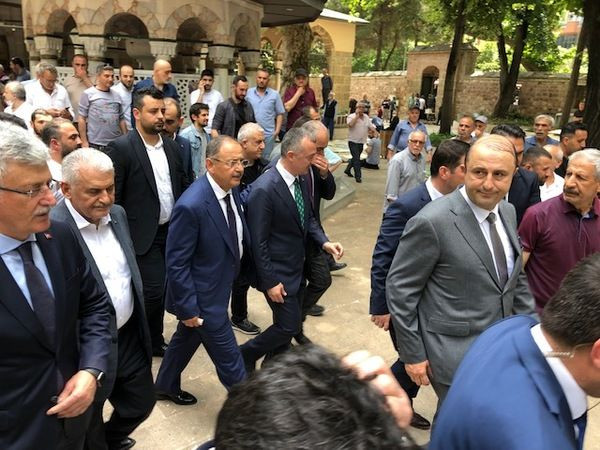 Özhaseki ve Yıldırım Cumhuriyet Bulvarı’nda yürüdü