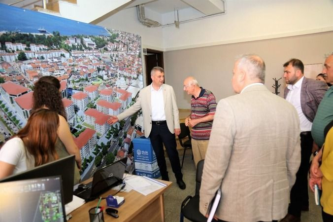 Sezer’den ŞAŞIRTAN HAMLELER