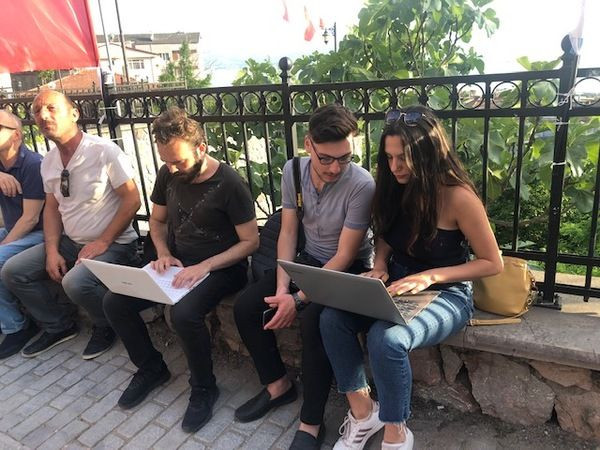 İzmit Belediyesi basından ümidini kesmiş! Masa bile ayarlamıyorlar