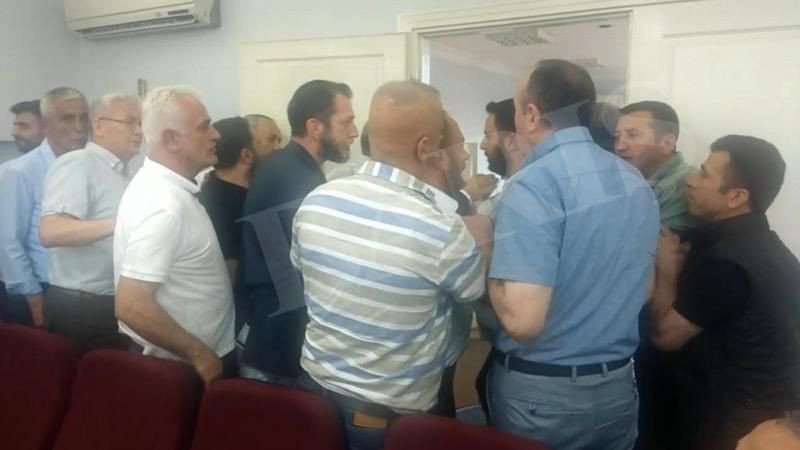 Derince meclisinde ortalık karıştı! “İlçe başkanına bağıramazsın”