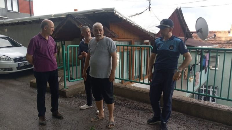 İzmit’te istinat duvarı çöktü belediye müdahale etti