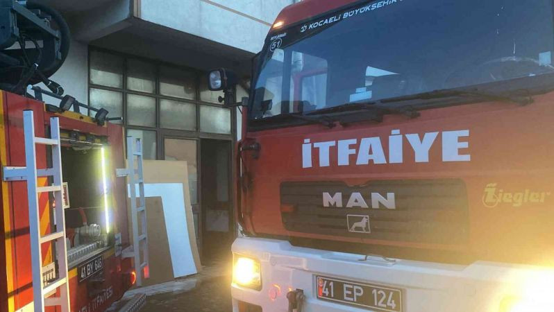Marangozhanede çıkan yangın korkuttu