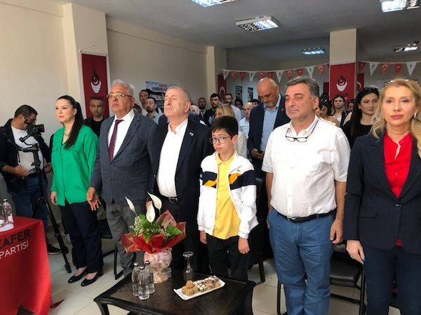 Özdağ Kocaeli’de esti gürledi: Gerekirse 10 milyonu zorla göndereceğiz!