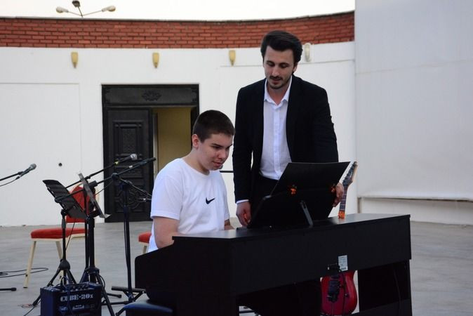 Özel birey Ali Eren'in tek hayali Tarkan ile tanışmak