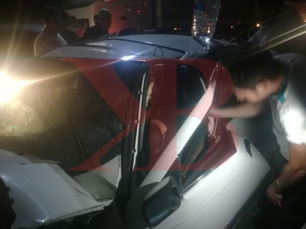 Kocaeli’de feci kaza, sürücü araçta sıkıştı! 2 otomobil, 2 tır...