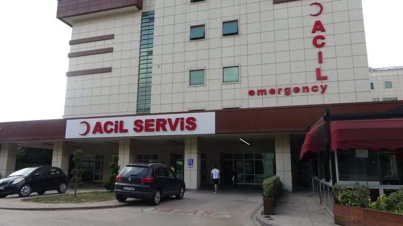 Kocaeli'de acemi kasaplar soluğu hastanede aldı