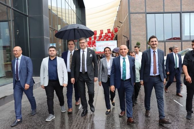 CHP tam kadro kent bayramlaşmasında