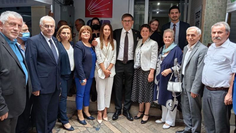 Satıcı: "AKP İktidarının son bayramını kutluyoruz"