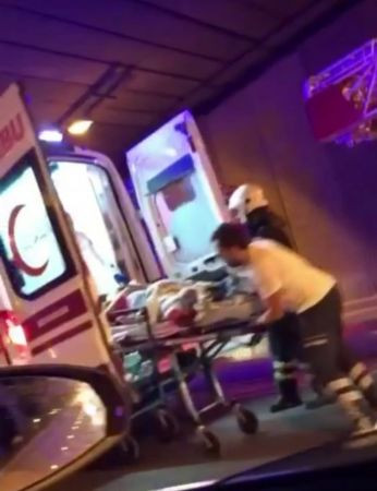 Bariyerlere çarpan araç takla attı: 4 kişi yaralandı