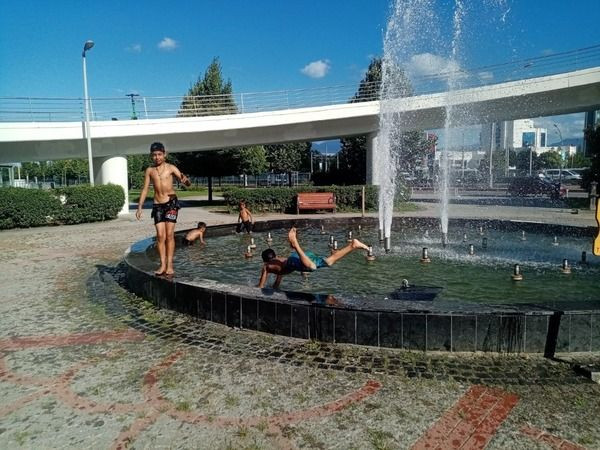 Her yıl aynı manzara! ÖLÜME BALIKLAMA ATLIYORLAR