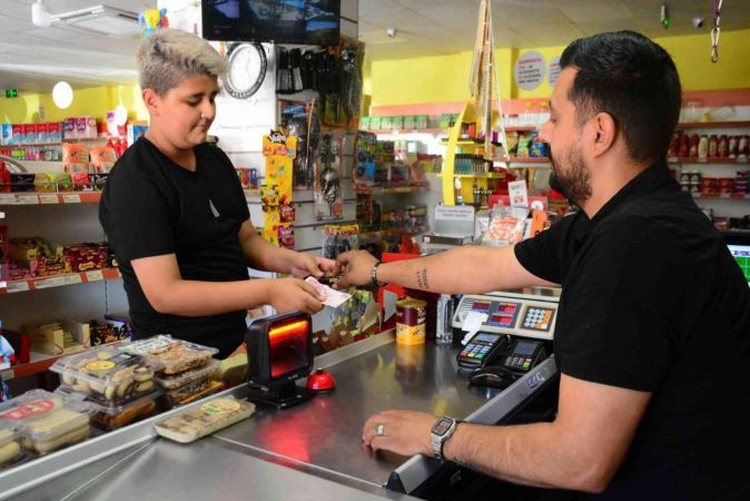 Sahte zannettiği para hatalı baskı çıktı, koleksiyoncular peşine düştü