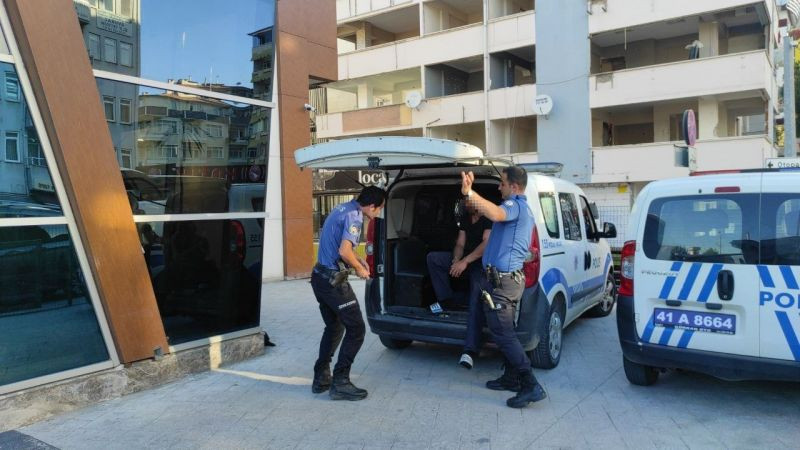 Araç çalıp ters istikamete daldı