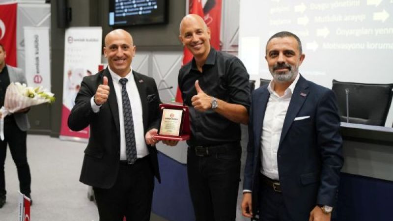 Kürşat Tuncel’den Emlak Kulübü üyelerine eğitim, “Emlak Danışmanı’nın 365 Günü” nü anlattı