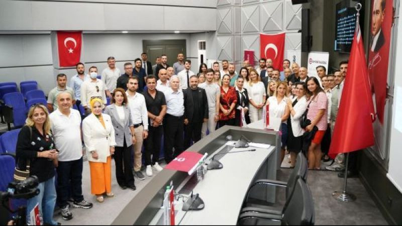 Kürşat Tuncel’den Emlak Kulübü üyelerine eğitim, “Emlak Danışmanı’nın 365 Günü” nü anlattı
