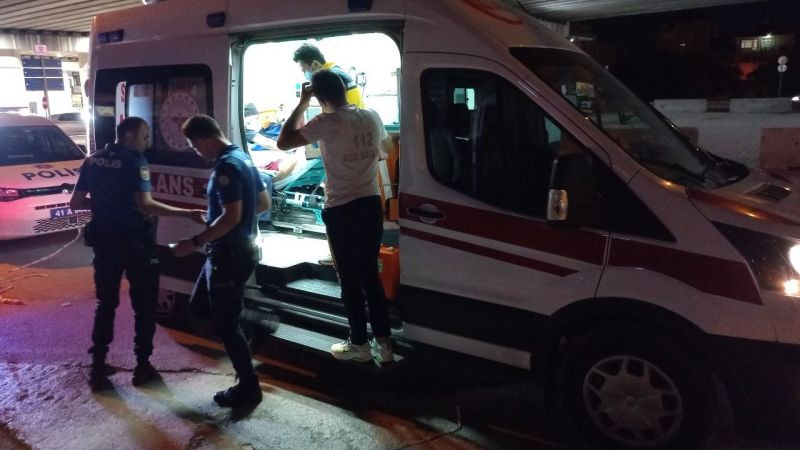 Göğsünden yaralanan kişi büfedeki vatandaşlardan yardım istedi