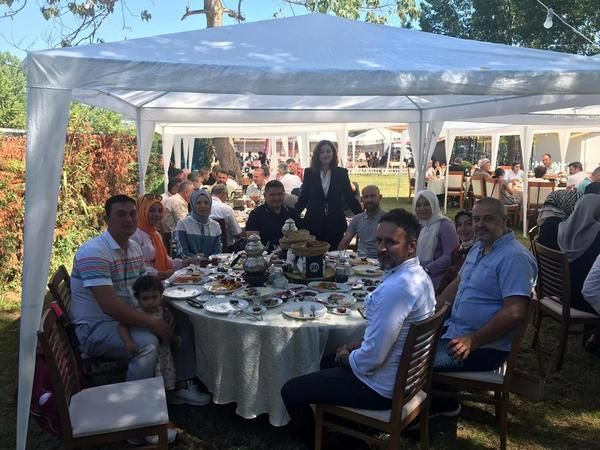 Kocaeli’de bir kadın siyasetçi doğuyor STK BAŞKANLARINI VE MUHTARLARI BİR ARAYA GETİRDİ!