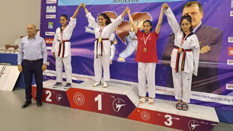 Duru Emine, Türkiye Minikler Tekvando Şampiyonasında üçüncü oldu