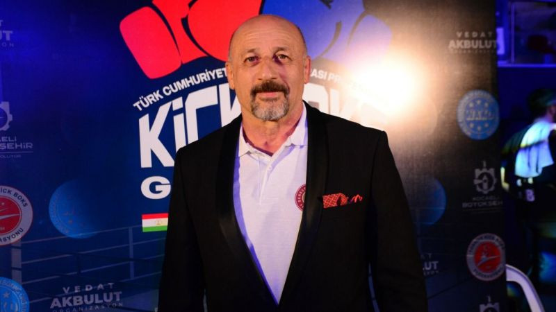 Emekli paraşütçü dağ komandosu, kick boks ringlerinin hakimi oldu