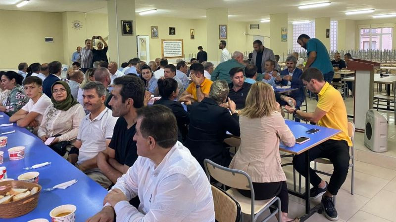 Oruç açma lokmasında bir araya geldiler