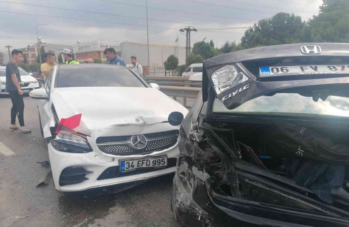 D-100’de zincirleme kaza: 6 yaralı