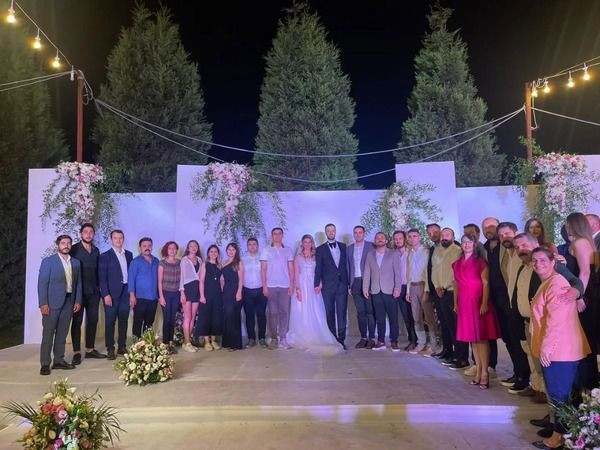 CHP Genel Merkezi gözü önünde Hürriyet ve Akar'a ders verdiler!