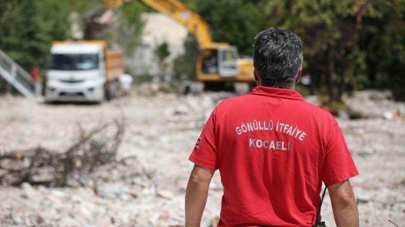 Enkaz altında başlayan gönüllülük hikayesi