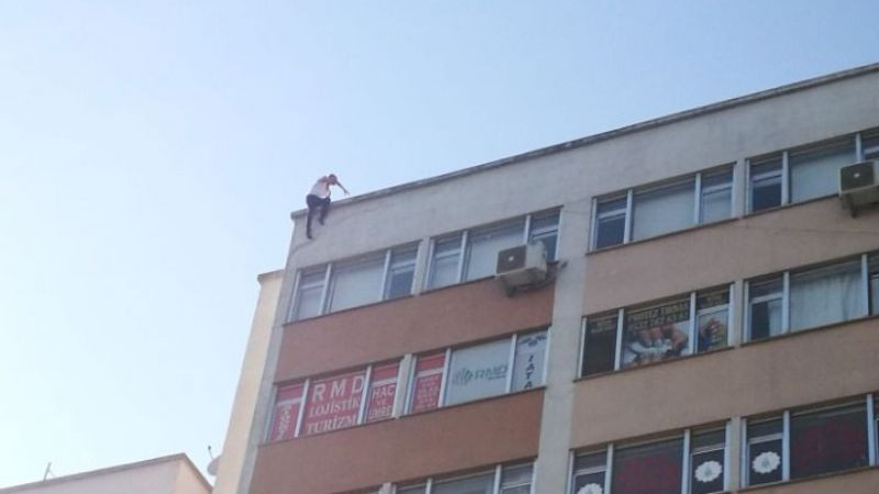Belediye iş hanı binasında intihar girişimi! Korku dolu anlar...