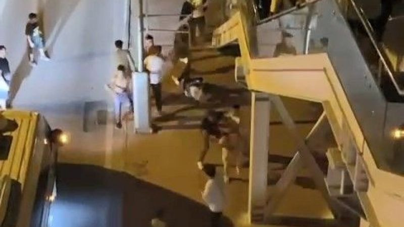 Köprü altındaki kavga biber gazıyla dağıldı