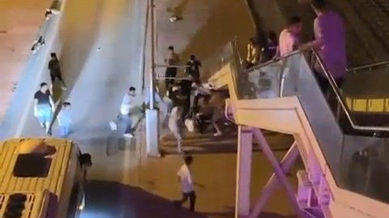 Köprü altındaki kavga biber gazıyla dağıldı