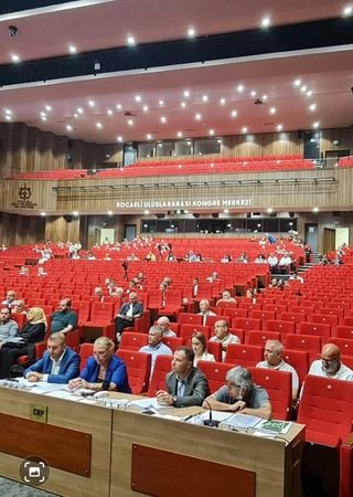 Cumhuriyet Parkı'na rağmen Hürriyet, mecliste yok!