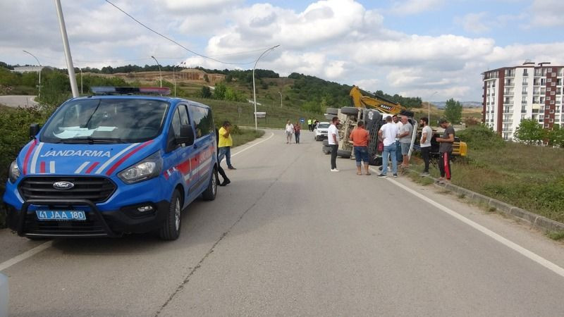 İzmit'te feci kamyon kazası!