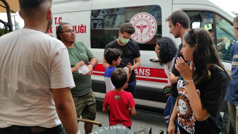 İzmit'te akıl almaz kaza! Parmağı "Martı"ya sıkıştı!