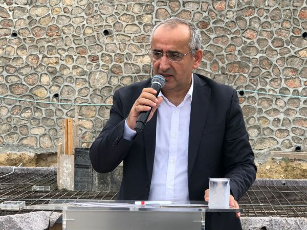 Akar siyaset yapmayı özlemiş