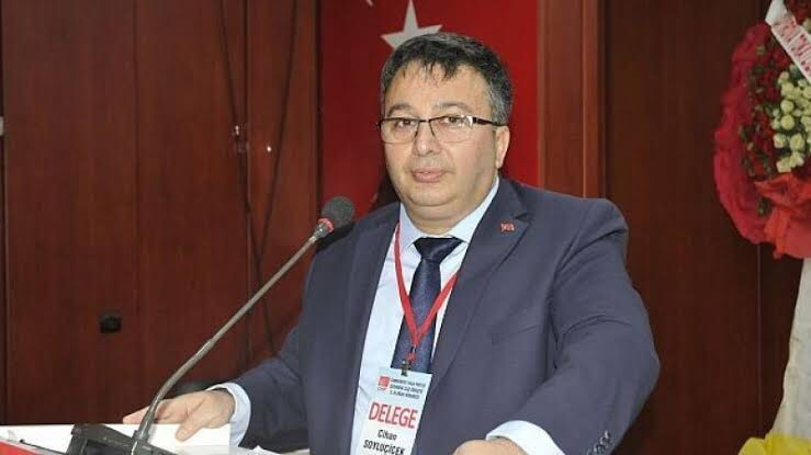 İki hafta önce istifa etmişti “yine adayım” dedi