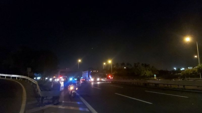 Kocaeli'de 17 yaşındaki genç, tırın altında can verdi