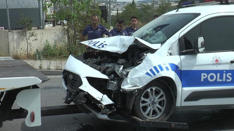 Göreve giden POLİS EKİBİ KAZA YAPTI