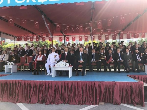 Protokol Zafer Bayramı için toplandı, CHP'liler yine yok!
