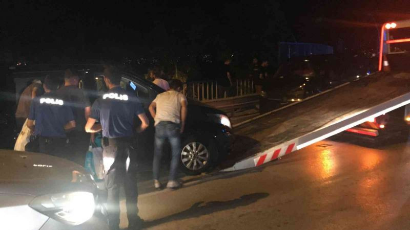 İzmit'te iki minibüs çarpıştı, çok sayıda yaralı var