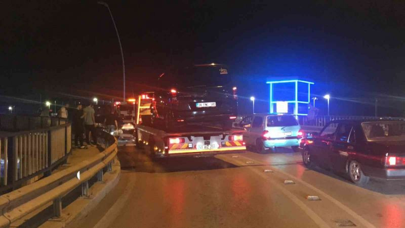 İzmit'te iki minibüs çarpıştı, çok sayıda yaralı var