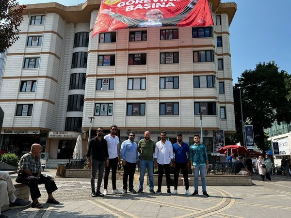 Kılıçdaroğlu talimat verdi, CHP'li gençler afiş astı