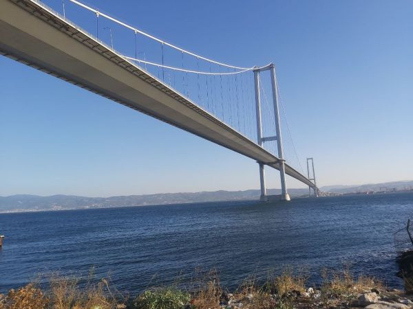 Köprüden atlayan şahıs hala bulunamadı