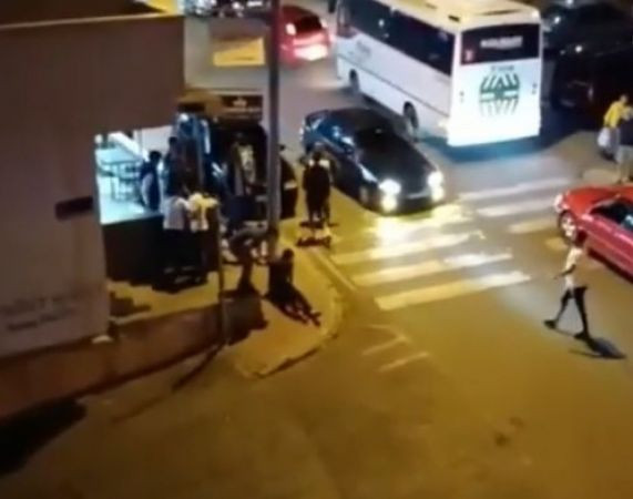 Kocaeli'de kavga kanlı bitti, o anlar anbean kameraya yansıdı