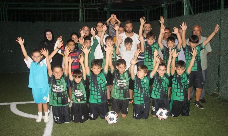 Evli çiftler takım yönetiyor!