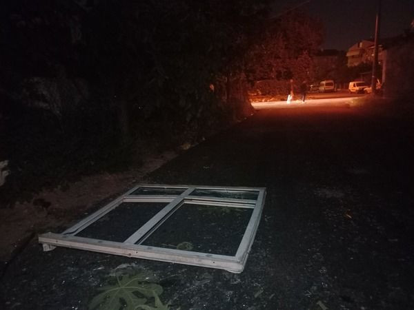 Babaannesine kızıp evi yaktı!
